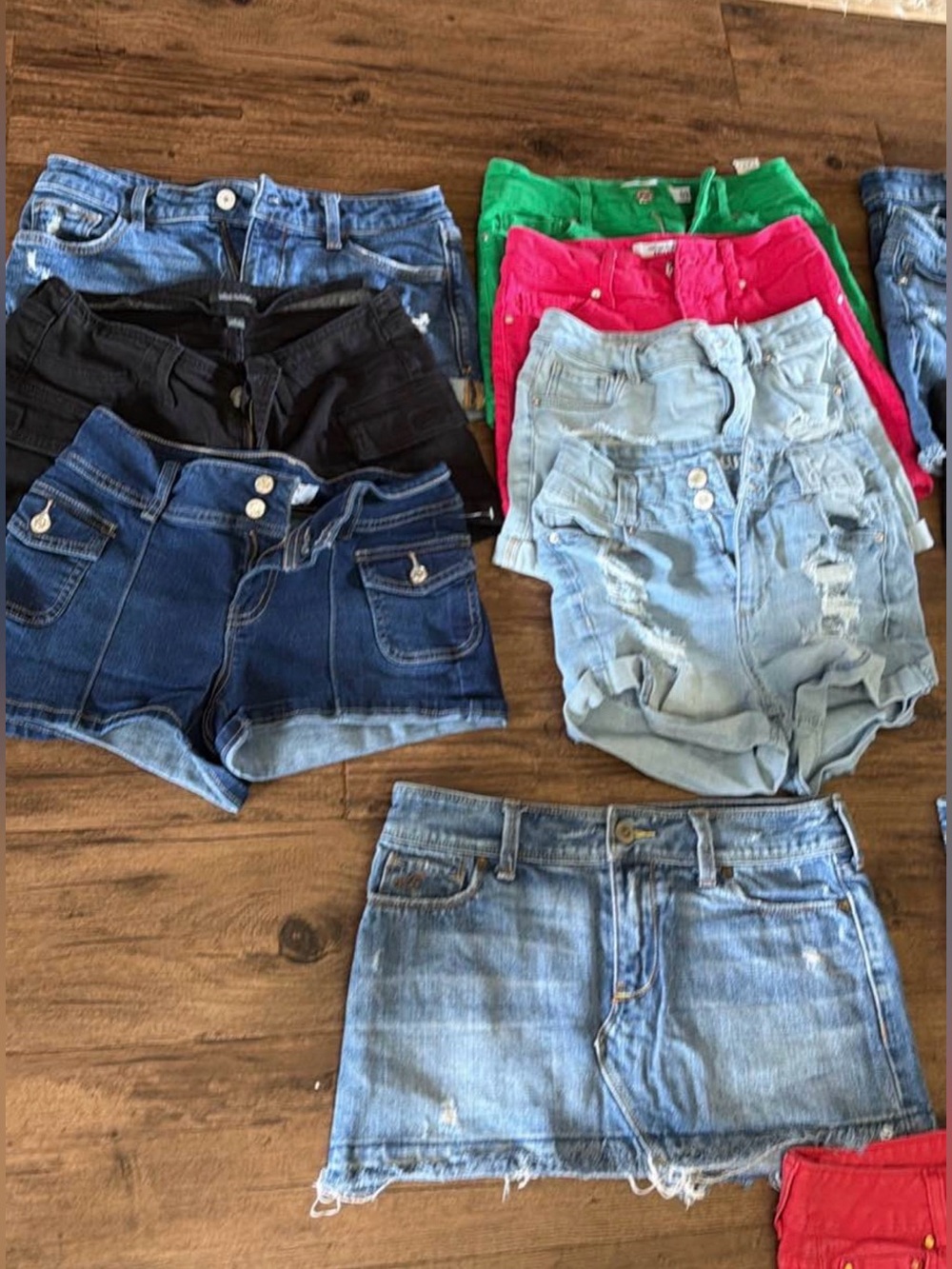 Shorts (Bundle) - Picture 2 of 7